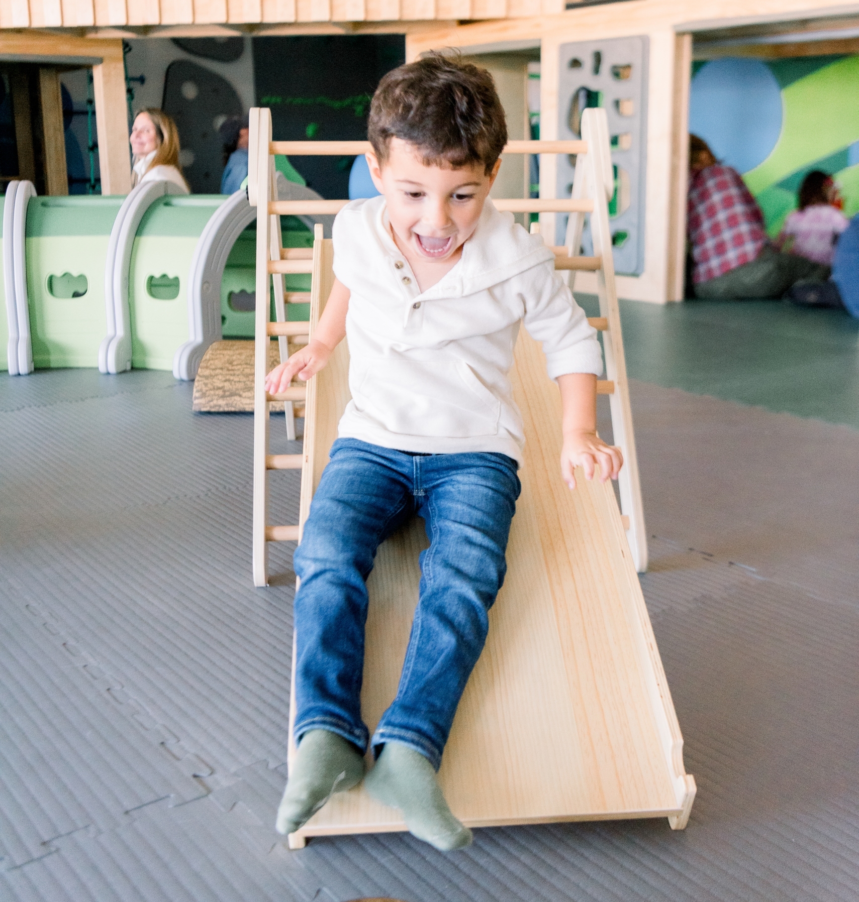 Helping Hands – Movement & Friends
