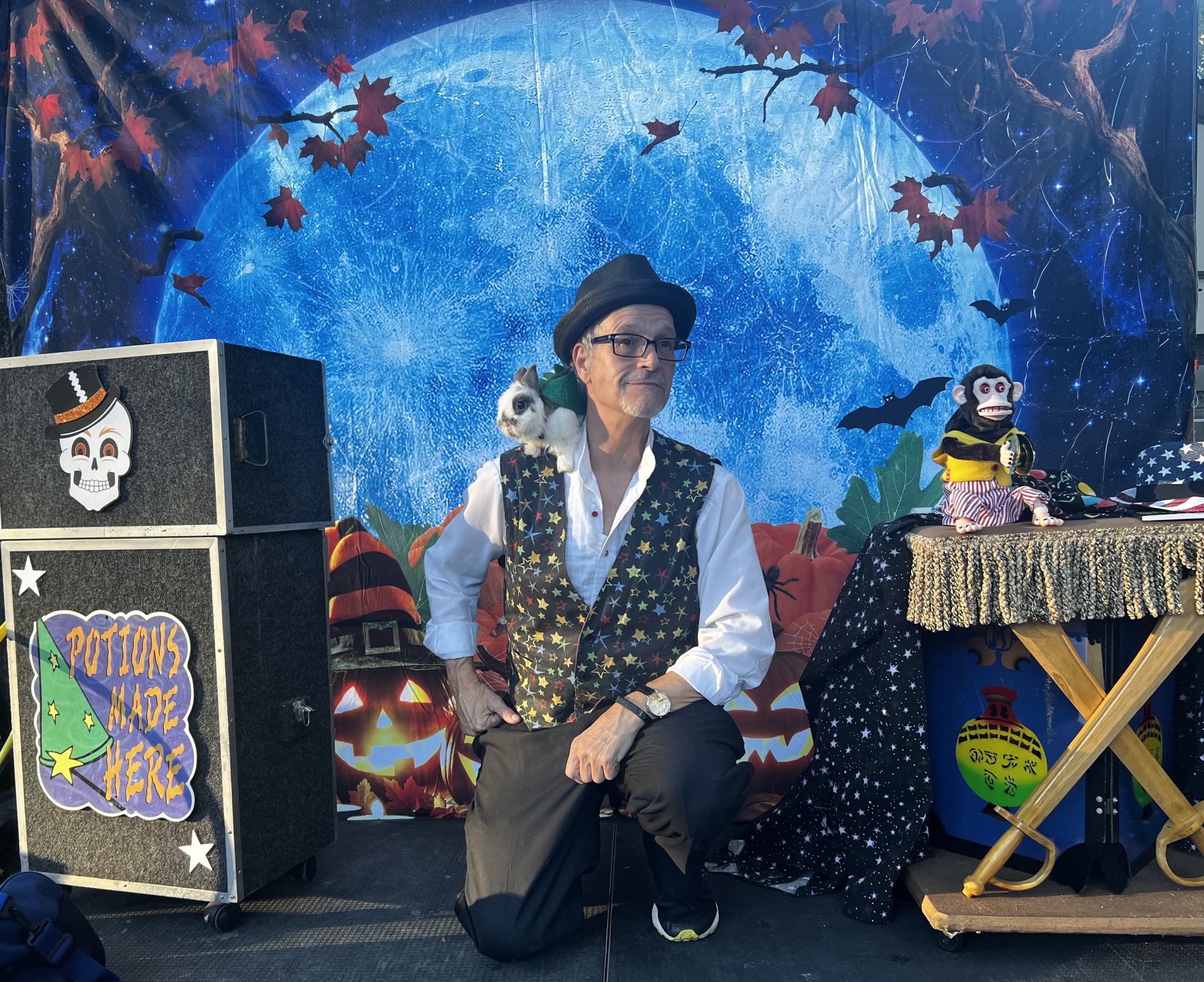 FRI 10/24 Magic Show & Play